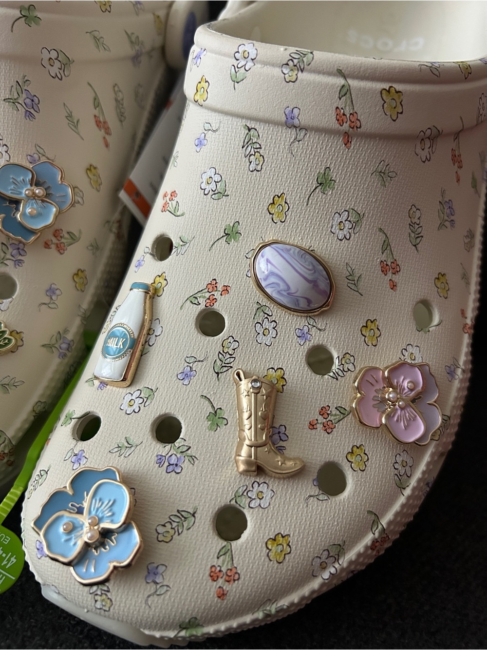 Crocs x Florence by Mills Crocband™ Runner with Floral Charms - Picture 15 of 16